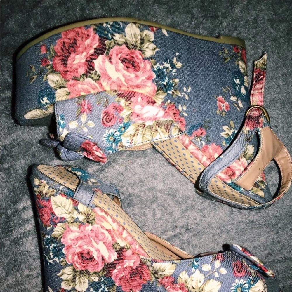 Vintage platform heels shoes